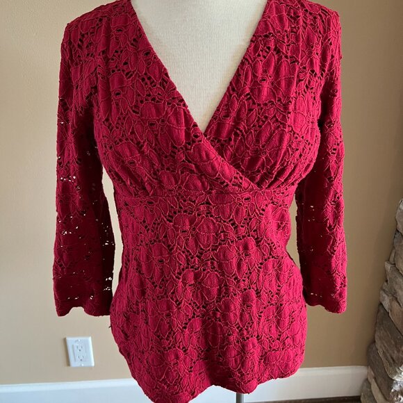 INC International Concepts crimson red lace long sleeve v-neck size M - Picture 1 of 6